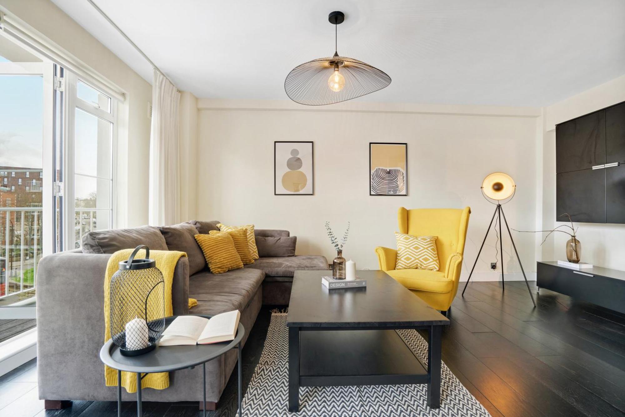 Appartement Large Swiss With Balcony! *